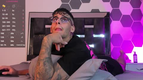 Snapshot of camilo_ospina_ chatting on 02-08-25, 05:18 INDEPENDENT MODEL online show from 02-08-25, 05:18