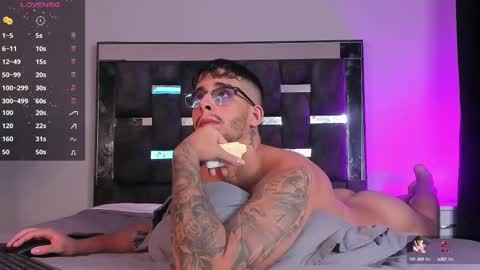 Snapshot of camilo_ospina_ chatting on 02-23-25, 01:57 INDEPENDENT MODEL online show from 02-23-25, 01:57