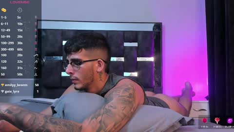 Snapshot of camilo_ospina_ chatting on 03-05-25, 05:50 INDEPENDENT MODEL online show from 03-05-25, 05:50