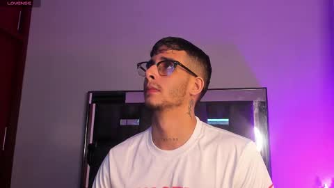 Snapshot of camilo_ospina_ chatting on 03-07-25, 05:08 INDEPENDENT MODEL online show from 03-07-25, 05:08