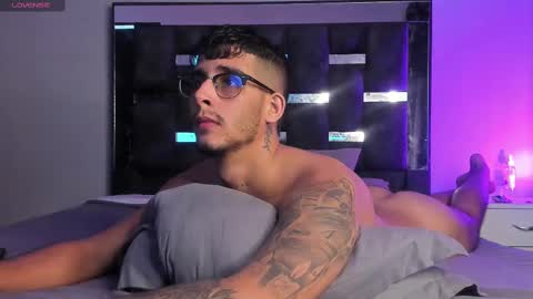 Snapshot of camilo_ospina_ chatting on 03-11-25, 01:23 INDEPENDENT MODEL online show from 03-11-25, 01:23