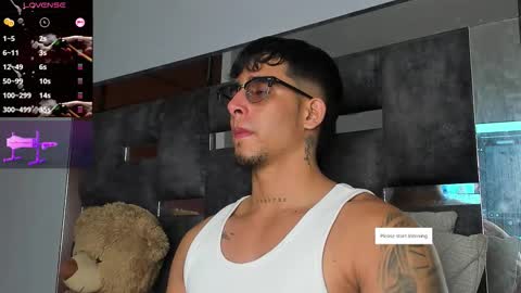 Snapshot of camilo_ospina_ chatting on 09-10-25, 03:50 INDEPENDENT MODEL online show from 09-10-25, 03:50