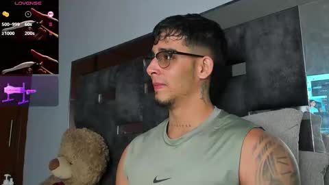 Snapshot of camilo_ospina_ chatting on 09-12-25, 06:02 INDEPENDENT MODEL online show from 09-12-25, 06:02