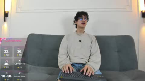 Snapshot of camilo_stark chatting on 07-08-26, 03:11 Camilo online show from 07-08-26, 03:11