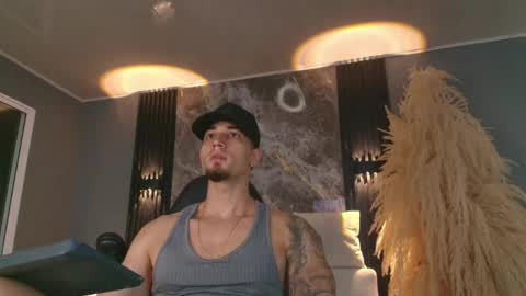 Snapshot of camiloalvarezzz3 chatting on 06-05-26, 01:28 CAMILO online show from 06-05-26, 01:28