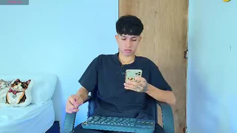 Snapshot of camilobass_ chatting on 07-19-26, 01:09 Camilo Bass online show from 07-19-26, 01:09