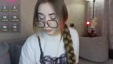 Julia online show from 06-16-26, 07:05