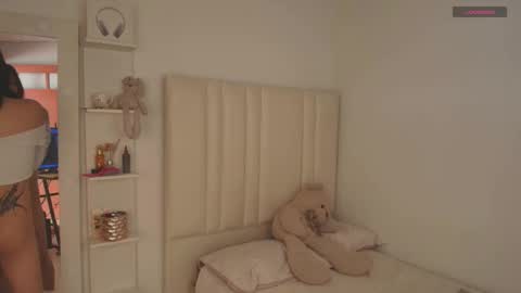 Laura Camila online show from 02-26-26, 07:35