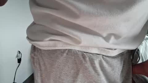 Snapshot of cammyman6900 chatting on 07-11-26, 10:11 cammyman6900 online show from 07-11-26, 10:11