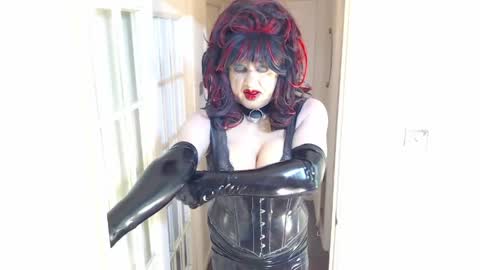 Snapshot of candi_smokes chatting on 04-21-26, 12:33 candi smokes online show from 04-21-26, 12:33