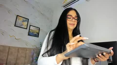 Snapshot of candicewayne chatting on 05-30-26, 11:51 CANDICE WAYNE online show from 05-30-26, 11:51