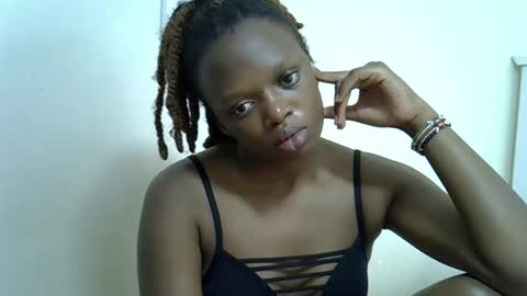 Snapshot of candiemaya chatting on 05-01-26, 11:04 candiemaya online show from 05-01-26, 11:04