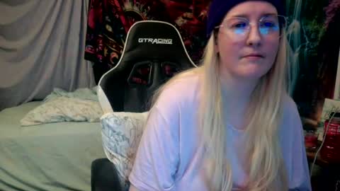 Candi online show from 07-11-26, 08:22