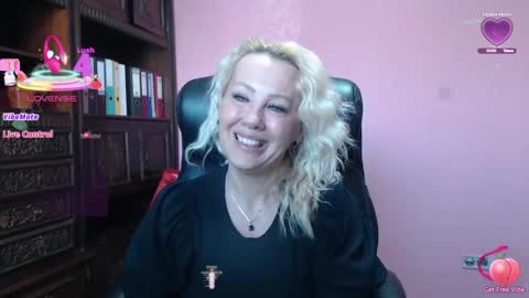 candy_hellenx online show from 04-12-26, 01:16