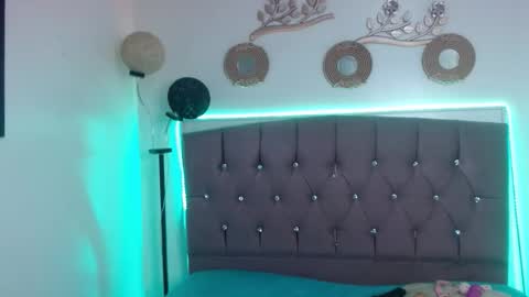 Snapshot of candy_lux_ chatting on 11-30-25, 07:07 Candy online show from 11-30-25, 07:07