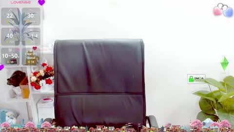 Snapshot of candy_sweetie_ chatting on 05-21-26, 04:41 Candy online show from 05-21-26, 04:41