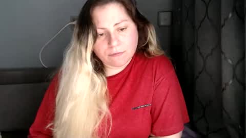 Laura online show from 05-11-26, 06:41