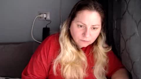 Snapshot of candycream74 chatting on 06-04-26, 06:52 Laura online show from 06-04-26, 06:52