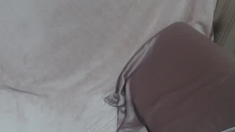 say meow and send tip  online show from 02-15-26, 08:02