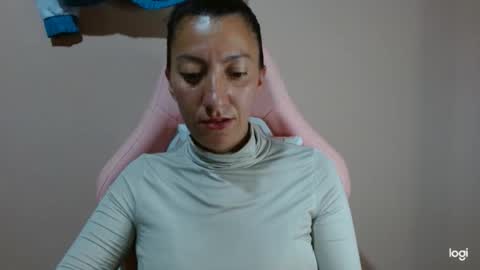 Snapshot of candymilfff chatting on 03-06-26, 10:17 candymilfff online show from 03-06-26, 10:17