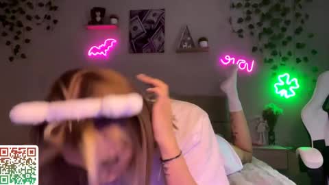 Candy online show from 05-03-26, 07:36
