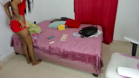 Snapshot of candysexi_10 chatting on 10-08-25, 03:15 candysexi_10 online show from 10-08-25, 03:15