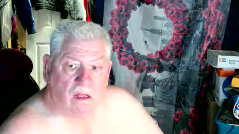 canoelicker69 online show from 06-10-26, 04:17