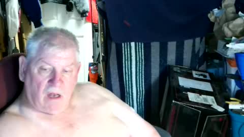 canoelicker69 online show from 07-11-26, 08:11