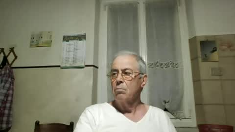 Snapshot of cantera577 chatting on 06-11-26, 09:35 cantera577 online show from 06-11-26, 09:35