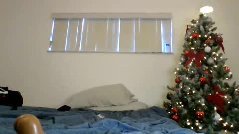 Snapshot of caramelmami26 chatting on 12-20-24, 09:28 caramelmami26 online show from 12-20-24, 09:28