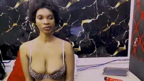 Snapshot of caramelminxx_ chatting on 06-20-26, 08:39 caramelminxx_ online show from 06-20-26, 08:39