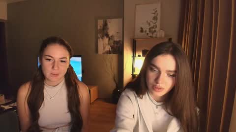 caressyourself online show from 12-04-25, 05:39