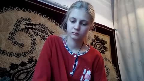 Snapshot of carissaalderson chatting on 05-08-26, 02:28 Kira online show from 05-08-26, 02:28