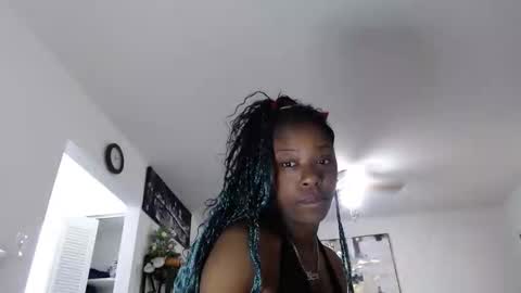Snapshot of carliecreams chatting on 05-09-26, 10:09 Carlie online show from 05-09-26, 10:09