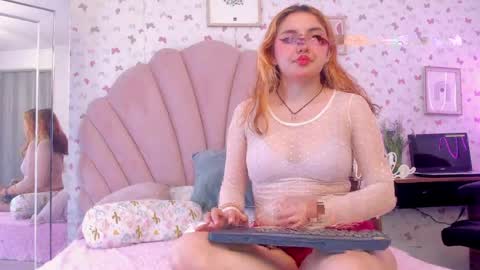 carmesi_ online show from 05-01-26, 06:45
