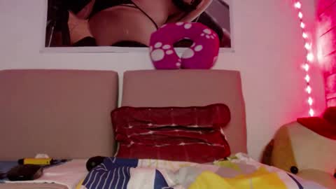 Caro milf  online show from 12-25-24, 08:29