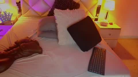 Snapshot of caro_zapata chatting on 01-05-25, 01:47 Carolina online show from 01-05-25, 01:47