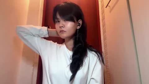 Kim online show from 11-08-25, 01:11