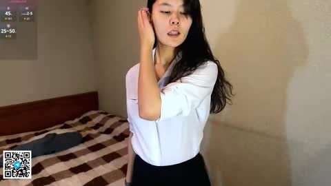 Kim online show from 12-18-25, 01:17