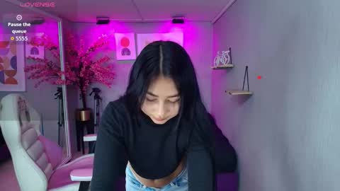 CAROLINA.  online show from 03-11-26, 02:56