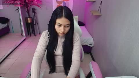 CAROLINA.  online show from 03-12-26, 12:22
