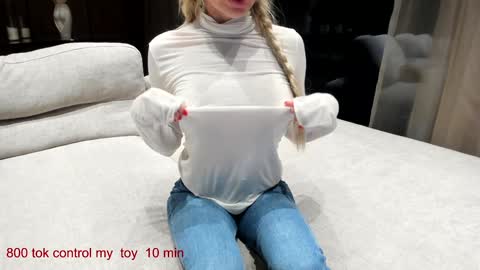 Lina.I will online 1 December   online show from 12-28-24, 02:21