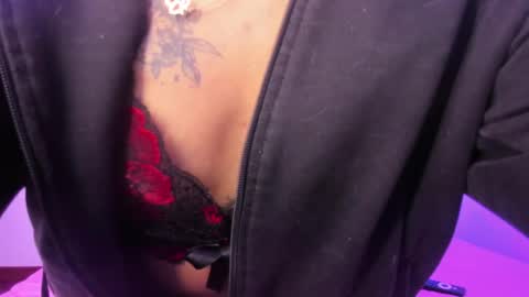 caroline 3 online show from 04-09-26, 06:19