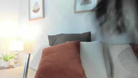  Caroline  online show from 05-25-26, 10:32