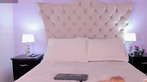 Caroline online show from 10-07-25, 07:33