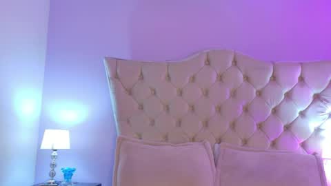 Caroline online show from 05-27-26, 01:57