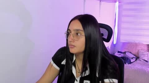 caroline_rodriguez_9 online show from 01-16-26, 07:07