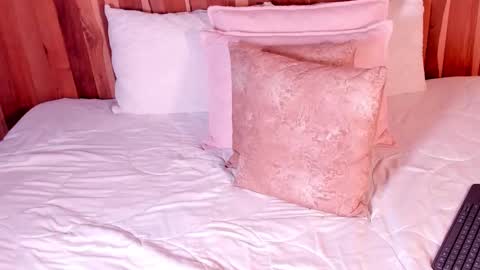 Caroline online show from 12-04-25, 09:23