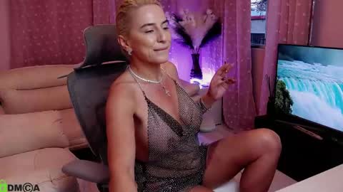 Carrie online show from 04-20-26, 03:31