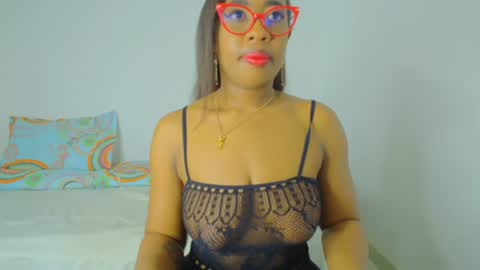 Snapshot of caseymoon chatting on 06-25-26, 10:53 Casey online show from 06-25-26, 10:53